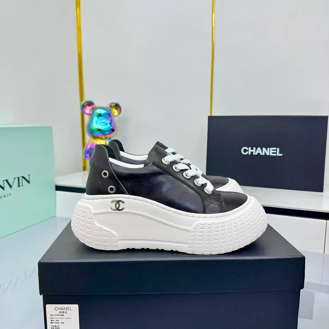 👟👟Ex-factory price 640👟👟 Chanel bread shoes ~ original calfskin panda shoes Chanel 25C latest hot style panda black and white sports shoes casual sneakers Xiaoxiang hot item classic black and white panda color coco girls must pay Fabric: original custom mixed sheepskin lining: original imported breathable mesh lining outsole: Original molded rubber + TPU combination Size: Women's 35-41